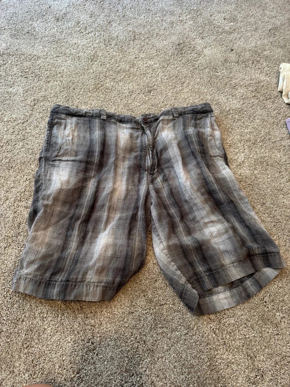 Tommy Bahama Gray Plaid Lightweight Linen-Blend Men’s Shorts